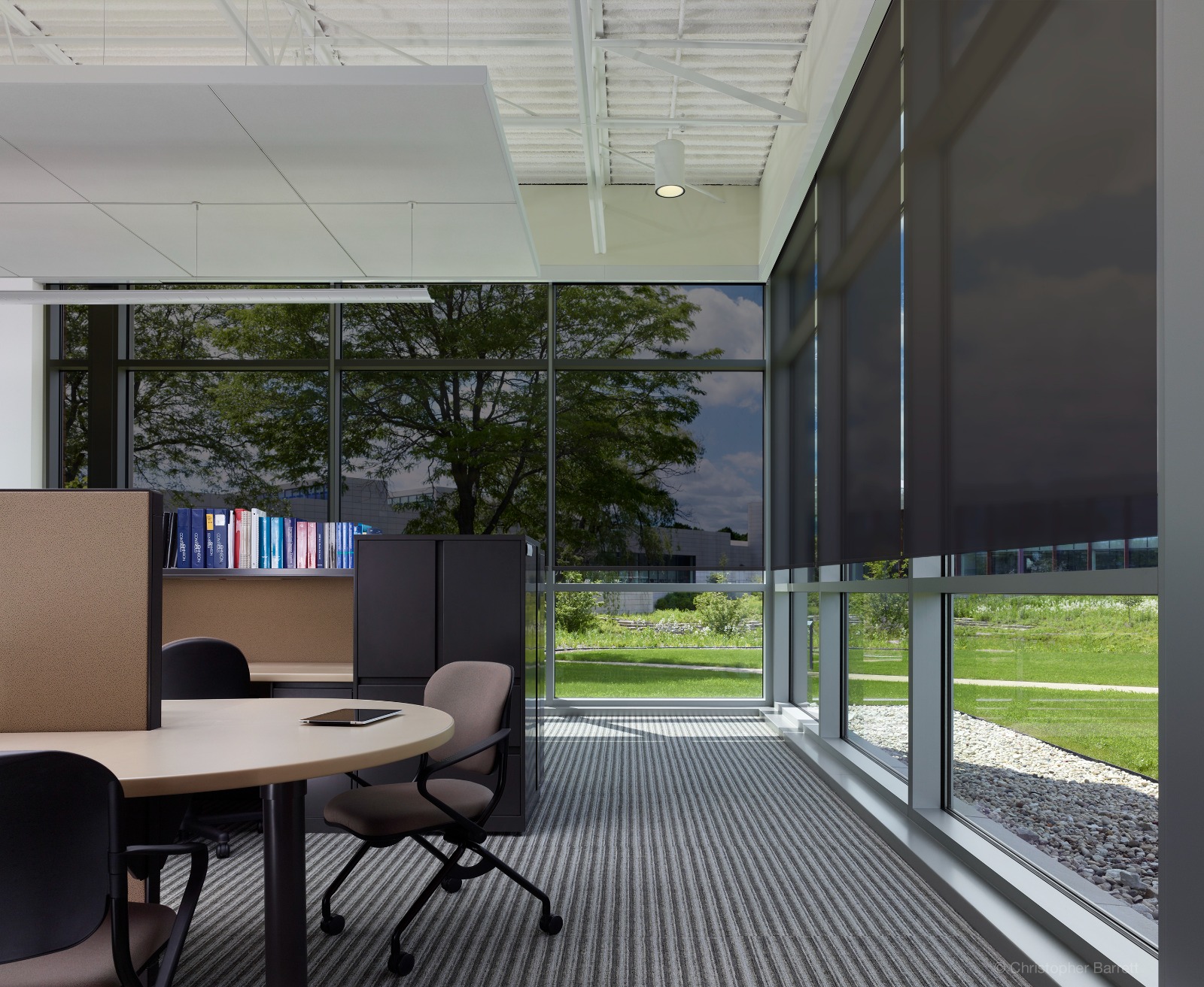 Motorised roller blind